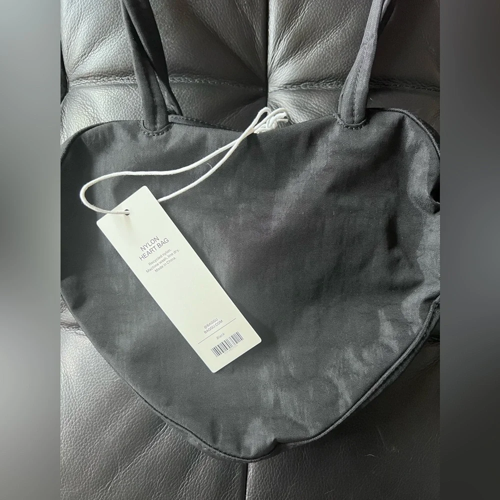 BAGGU Heart Nylon Bag 🖤 - Picture 4 of 4